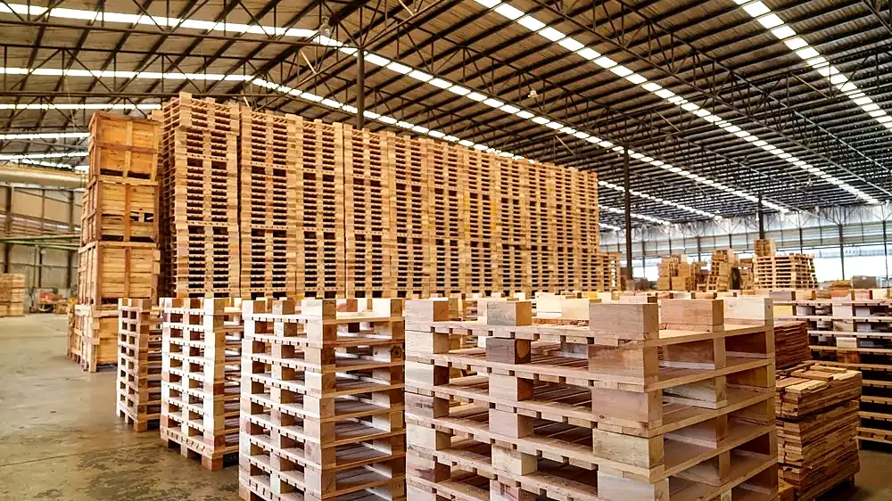 kho pallet gỗ thành phẩm sau khi gia công theo yêu cầu