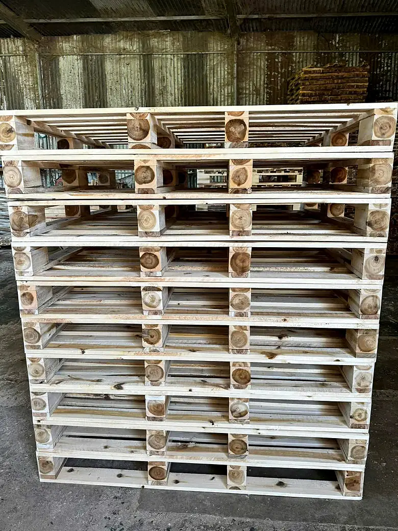 pallet gỗ tràm 4 chiều gia công theo yêu cầu tại xưởng